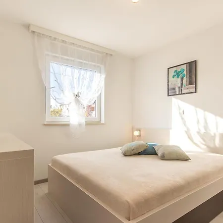 Apartamento 8 *