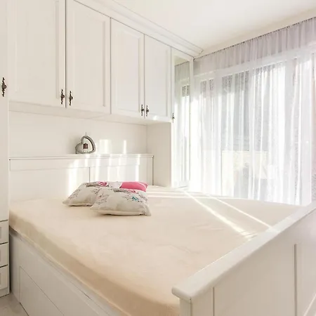 Lovely In With Kitchen